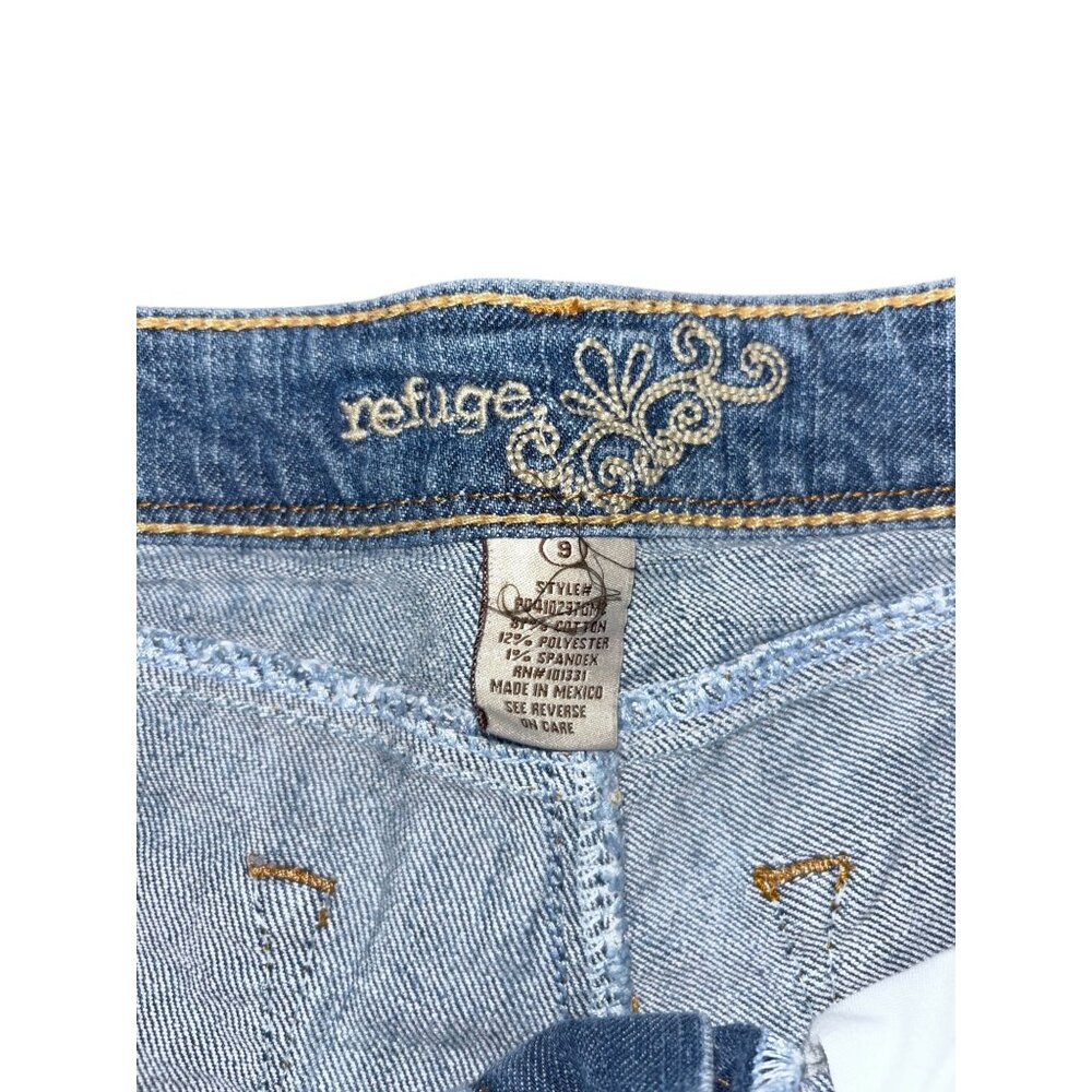 Refuge Size 9 Denim Roll Hem Shorts - Picture 2 of 3